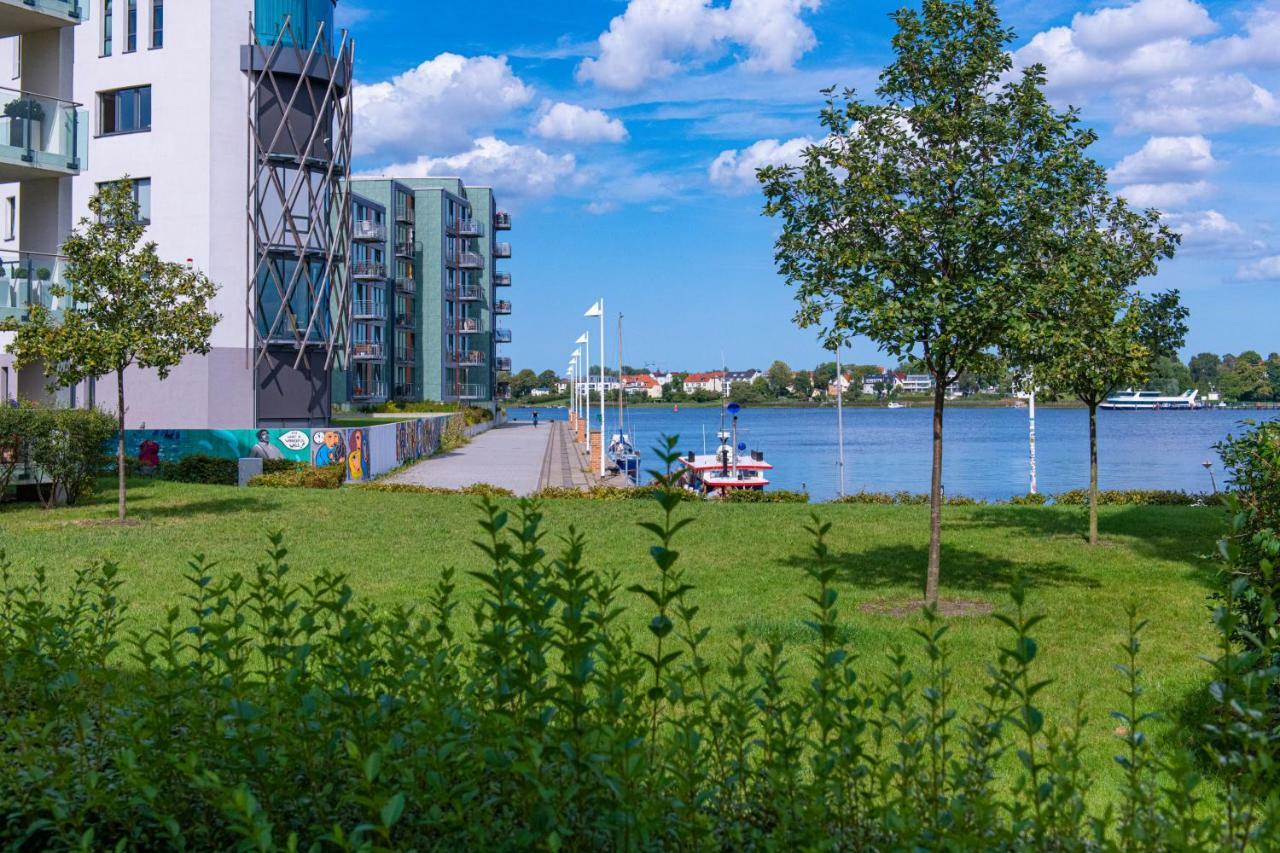 Apartament "Myharbourfront", Luxurioeses Wohnen An Der Hafenmole Rostock Zewnętrze zdjęcie